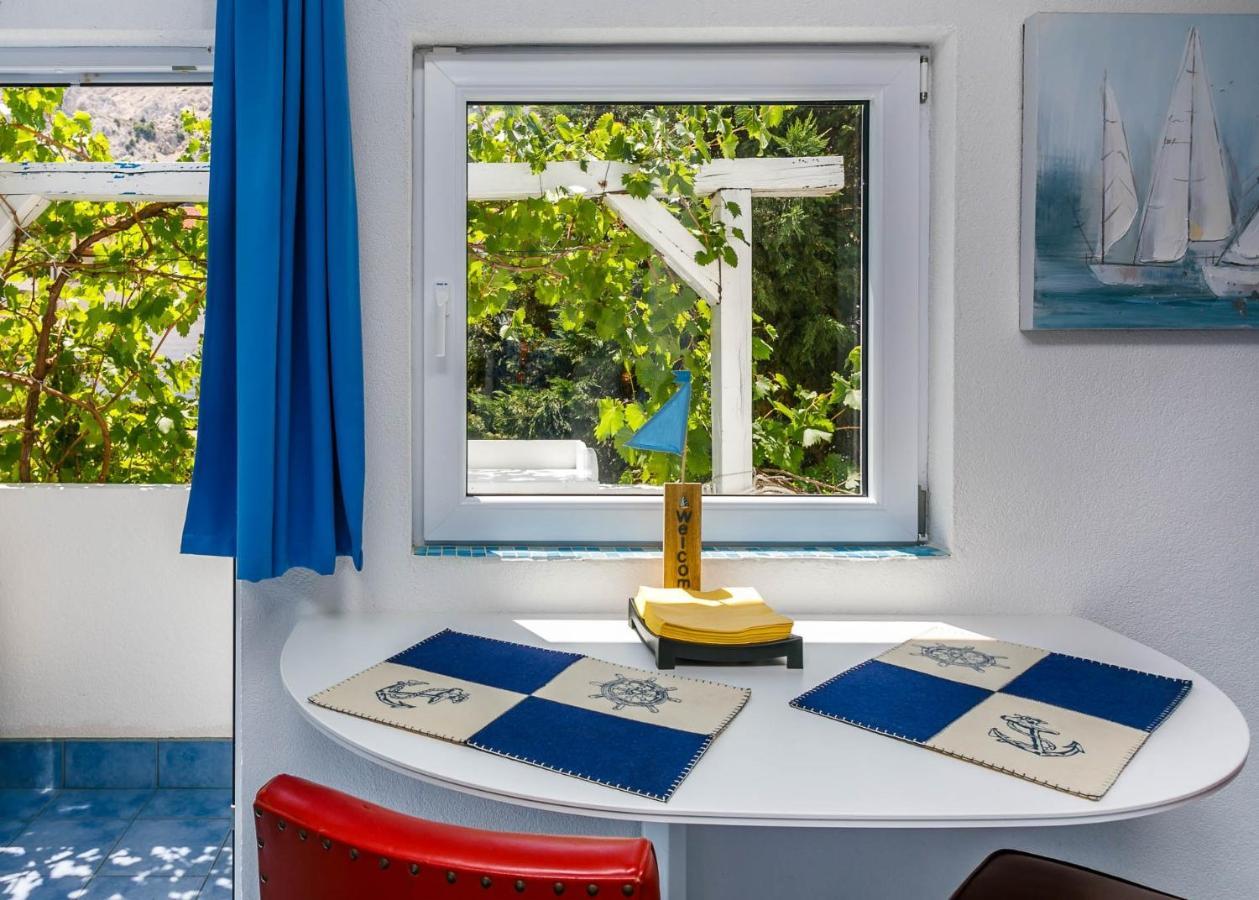Apartments Villa Anna Baska  Bagian luar foto