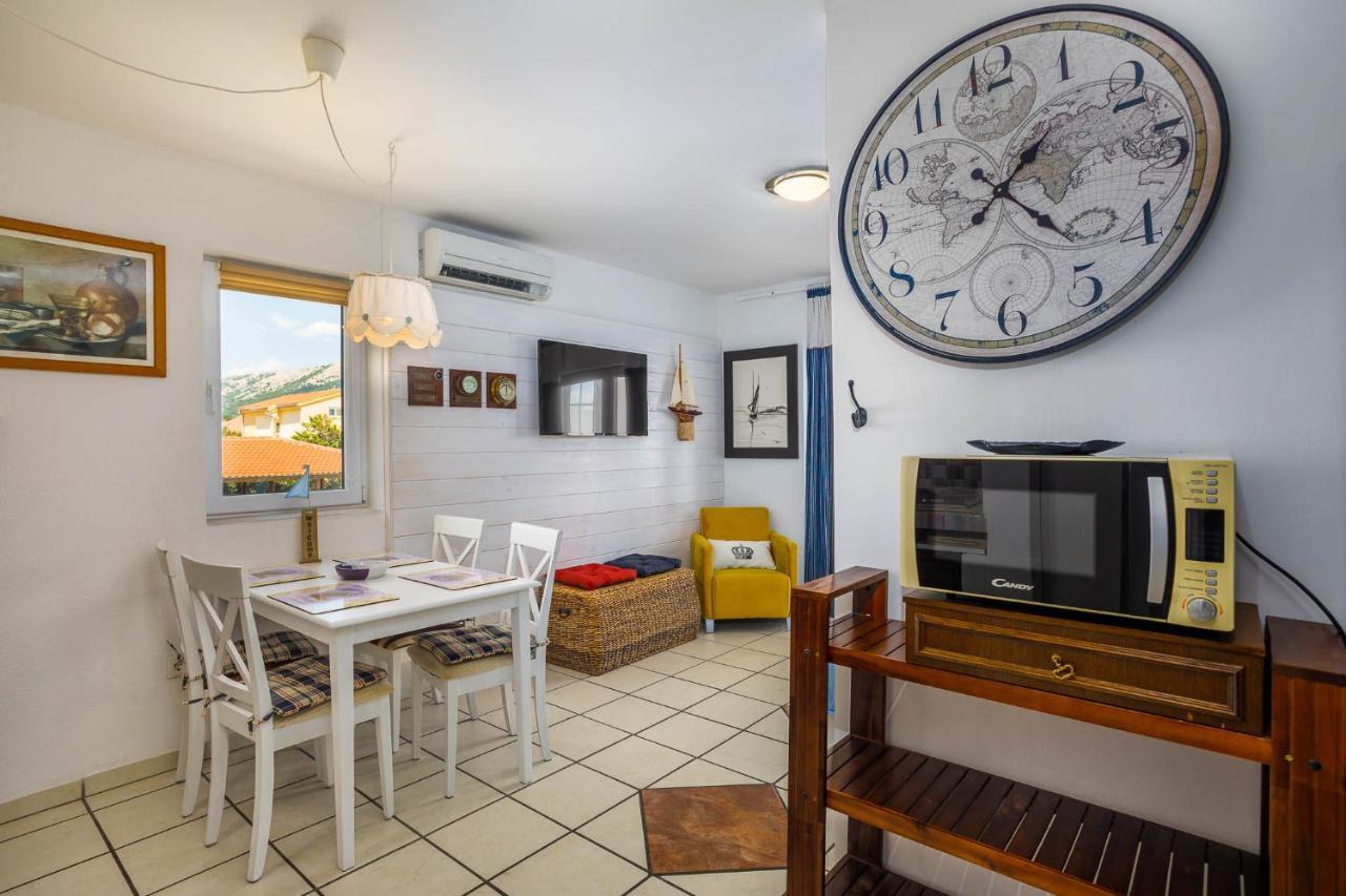 Apartments Villa Anna Baska  Bagian luar foto
