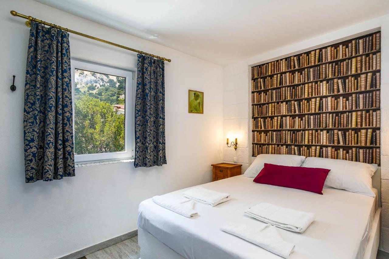Apartments Villa Anna Baska  Bagian luar foto
