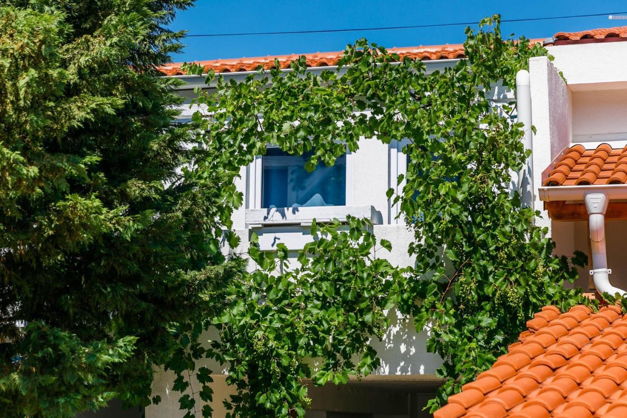 Apartments Villa Anna Baska  Bagian luar foto
