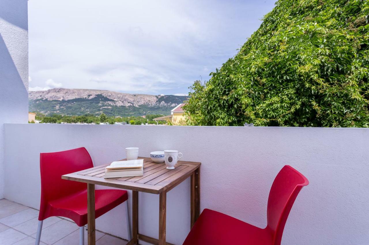 Apartments Villa Anna Baska  Bagian luar foto