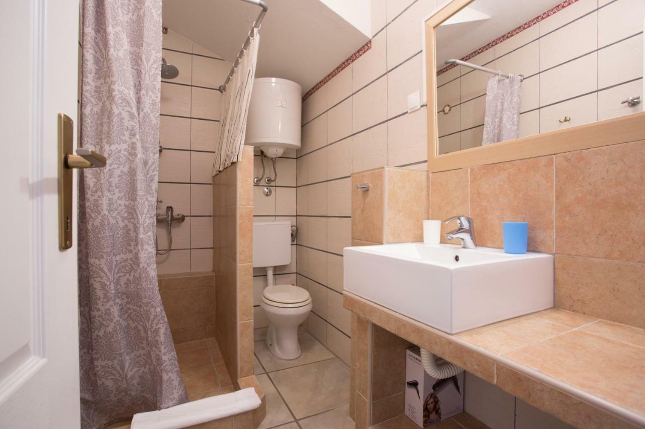 Apartments Villa Anna Baska  Bagian luar foto