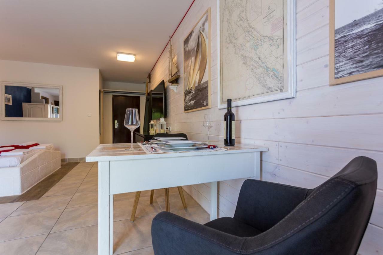 Apartments Villa Anna Baska  Bagian luar foto